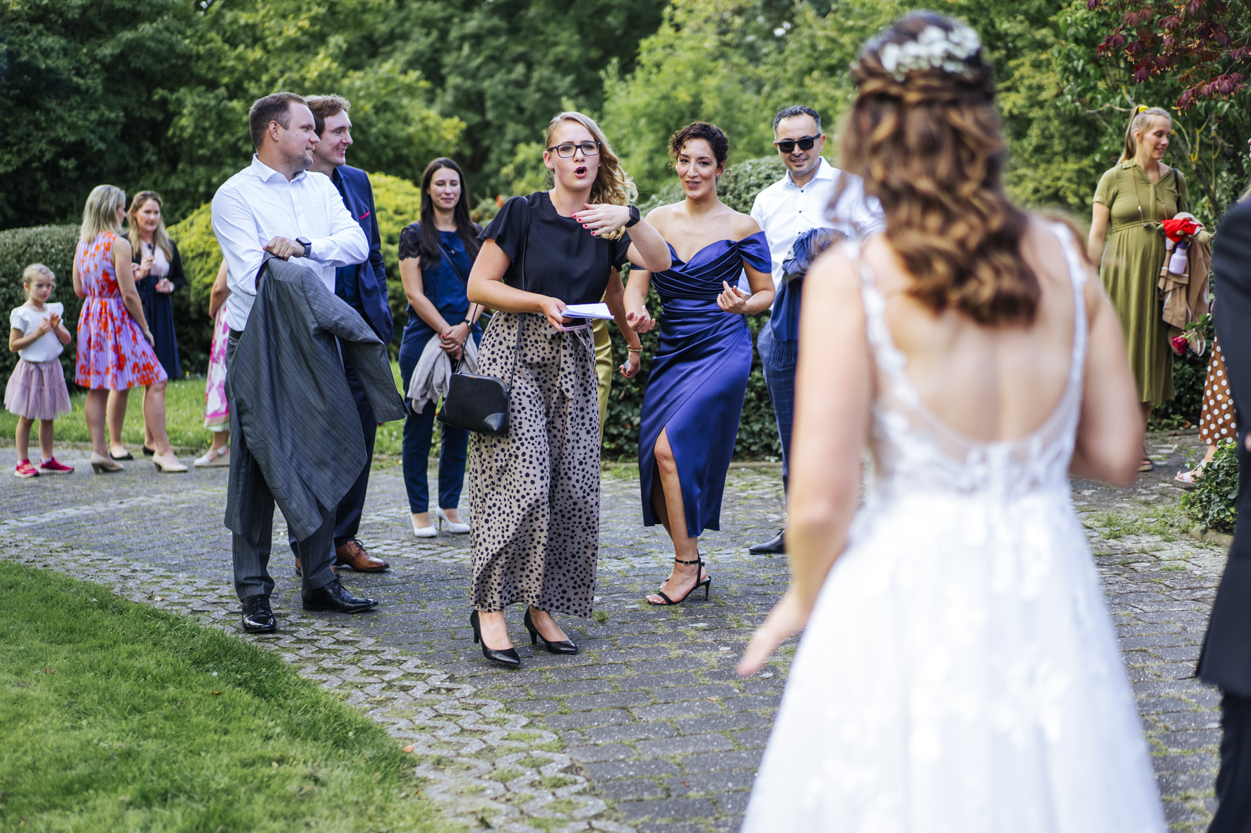 Internationale und multikulturelle Hochzeit in der Kölner Wolkenburg | Jovana + Rojan - Fotografin Guelten JR 212